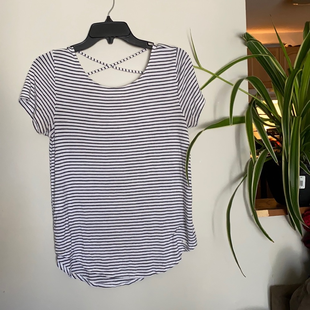 🛍 5/$25 Striped white top